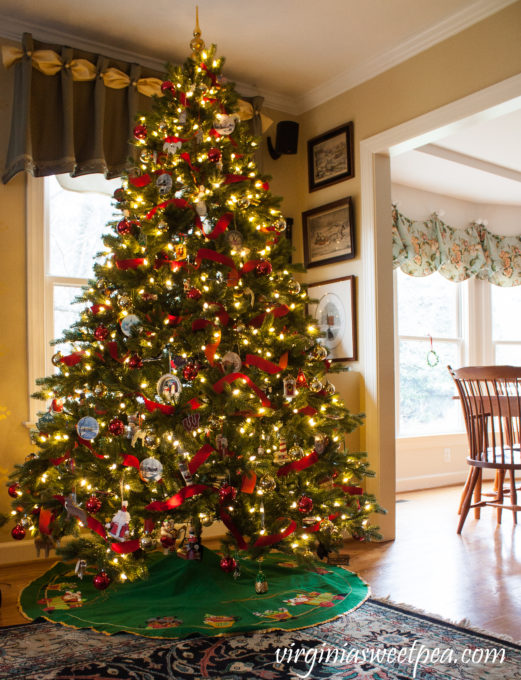 Vintage Christmas in the Family Room - Sweet Pea