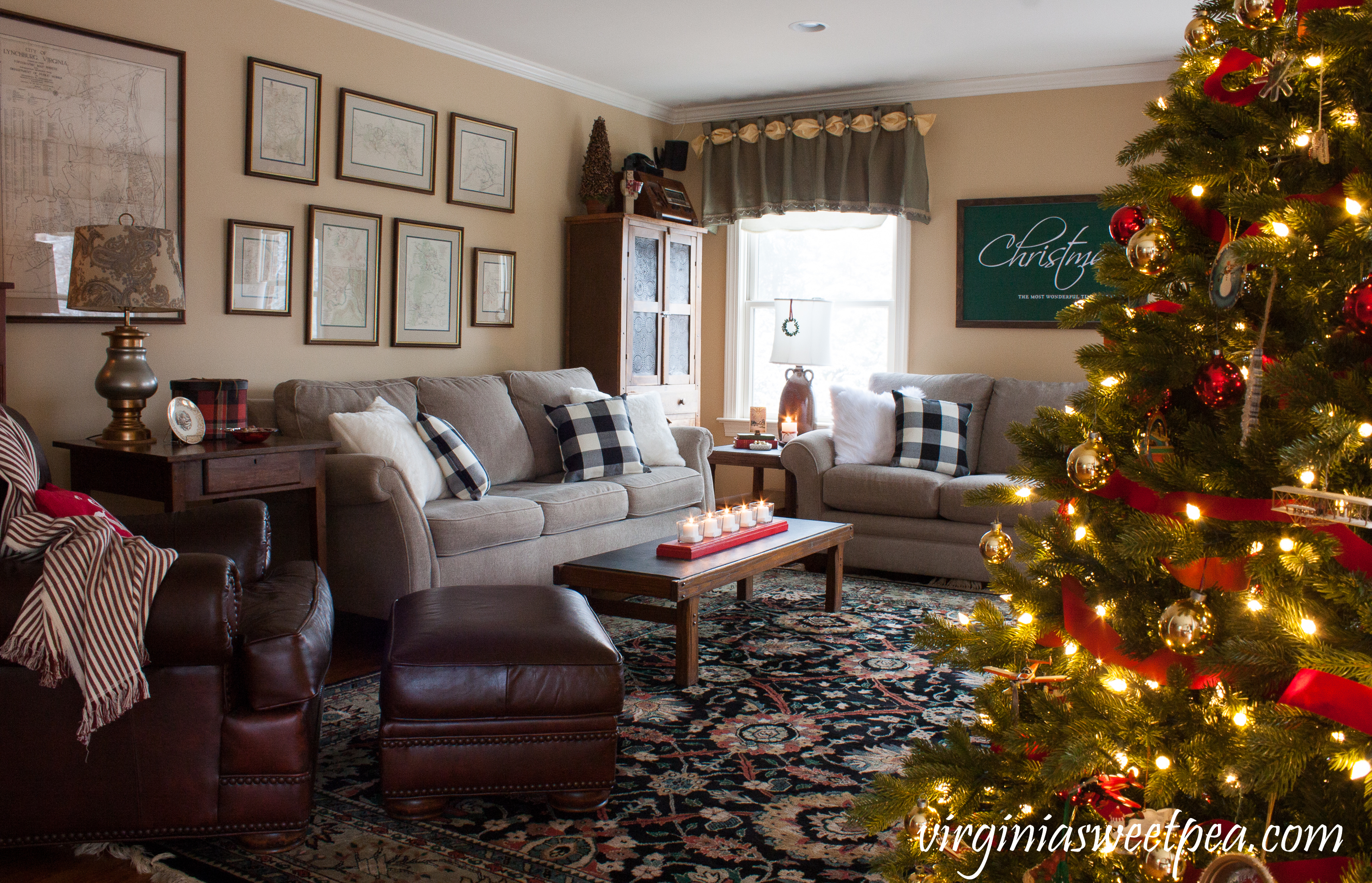 Vintage Christmas in the Family Room - Sweet Pea