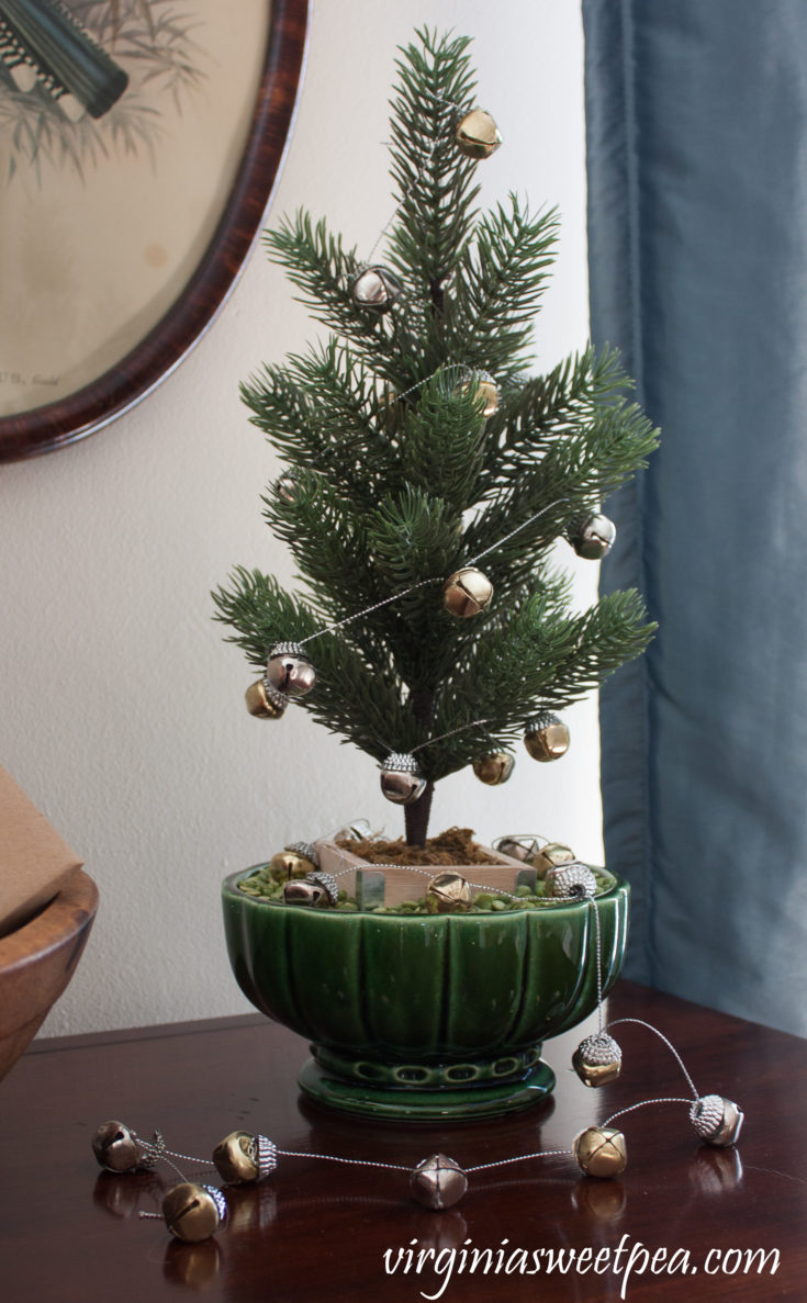 Christmas Tour of the Formal Living Room and Dining Room - Sweet Pea