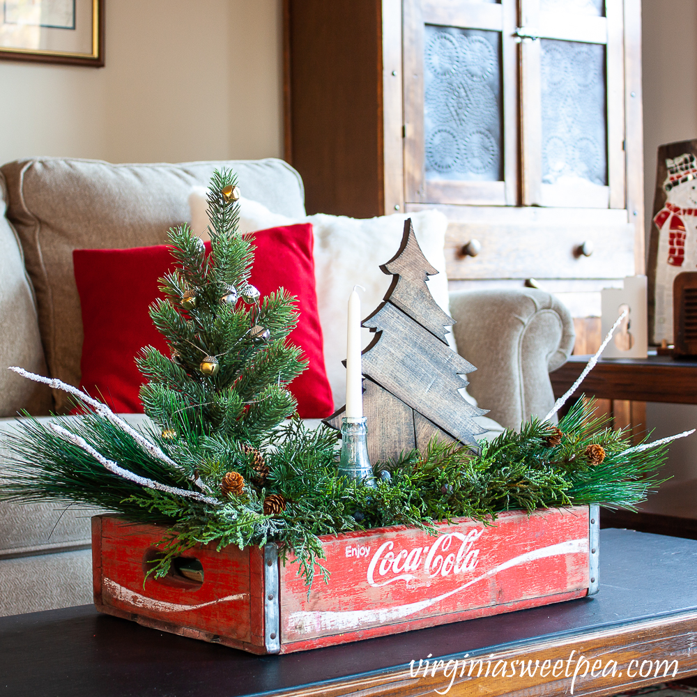 https://www.virginiasweetpea.com/wp-content/uploads/2020/11/Vintage-Coke-Crate-Christmas-Coffee-Table-Decor-12.jpg