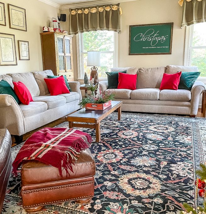 A Southern Charm Christmas - Family Room and Breakfast Room - Sweet Pea